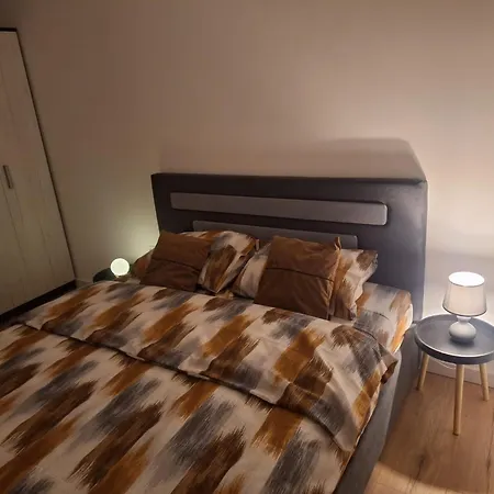 Apartment S5 Pale