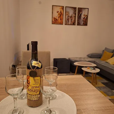 S5 Apartment Pale